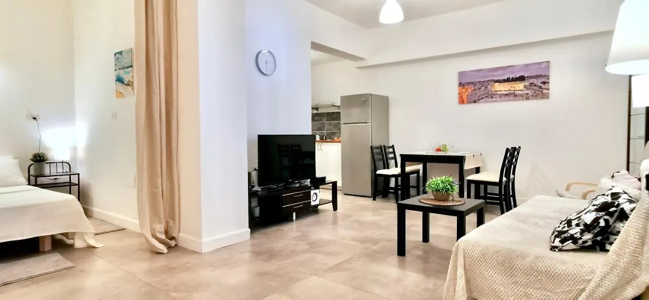 Cozy Apartment In The Center Of Haifa